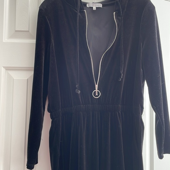 Black velour jumpsuit - Picture 5 of 10